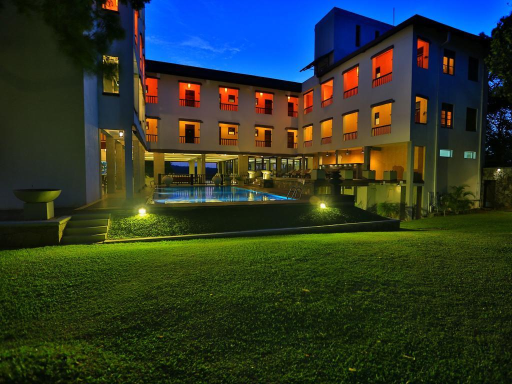 Sorowwa Resort & Spa Habarana Exterior foto